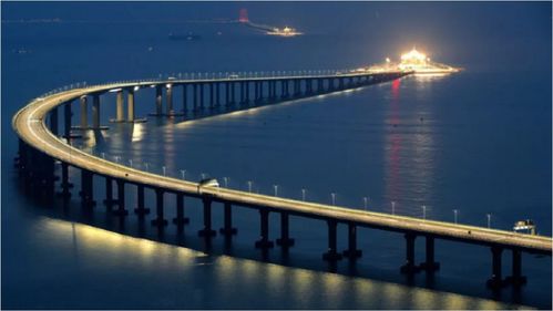 港珠澳大桥为何不是直线,而要高价设计成弯曲的 今天总算明白了 