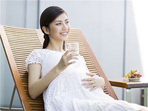 原创孕期缺水会导致胎儿畸形？这两个症状，说明你该补水了！