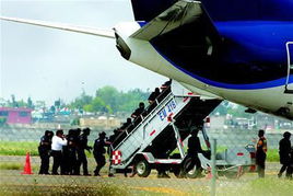 飞机安保员 遭遇飞机劫持电影,飞机警卫的使命。