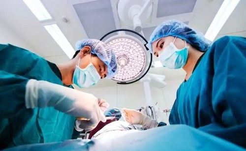 外科医生拒绝给疑似肺结核患者做其它手术，是怕传染么