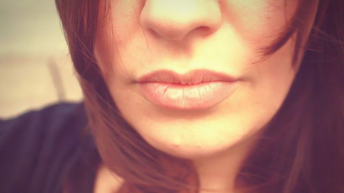 嘴唇发麻除了过敏反应之外,还会是哪些原因造成的 