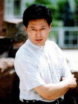 演员王伟平的个人资料,年轻时的经历