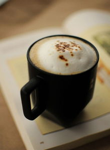 咖啡怎样加牛奶,咖啡是优雅地加入牛奶的方法