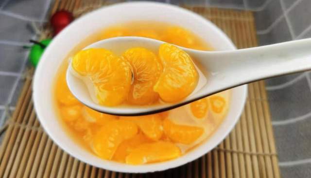 专家建议橘子不煮水吃吗，橘子为什么要煮水不直接吃(橘子煮着吃好吃吗)