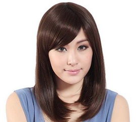 大脸适合什么刘海发型 大脸女生刘海直发发型图片 发型师姐 