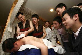 北京两千大学生竞聘搓澡工职位 企业称并非炒作