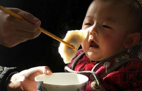 孩子不好好吃饭,父母愁,试试这几个方法,或许你不用追着孩子喂