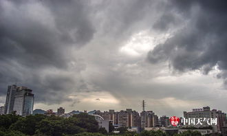 重庆雨水浇灭高温 主城气温狂降15