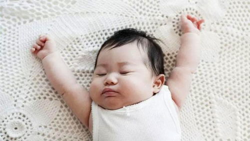 两个月的宝宝睡眠时间(两个月宝宝睡眠规律)