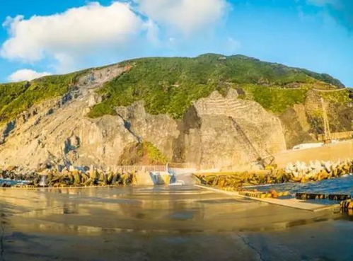 世界最大胆的村落,建在火山口旁边,曾经禁止女性上岛