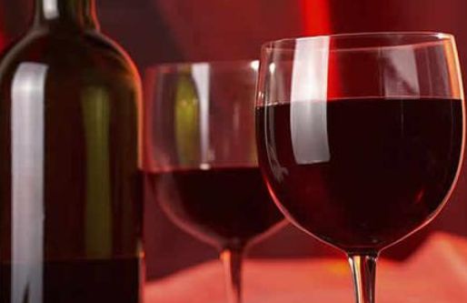 很多葡萄酒的保质期都是十年,过期了它还能喝吗 看完别再做错了