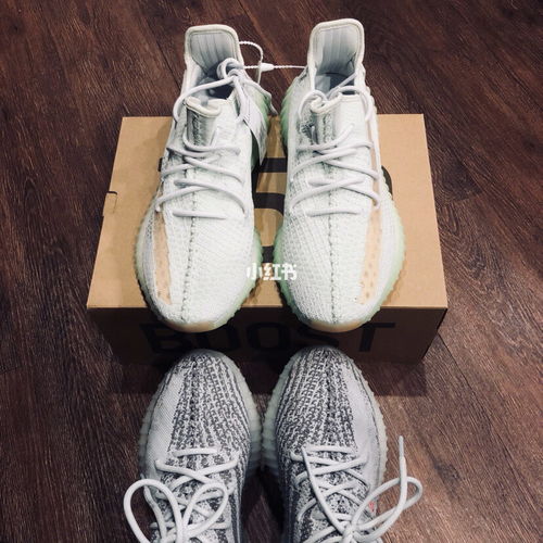 自己一直都很喜欢Yeezy Boost V2,冰蓝配色后的另外一双椰子鞋真的是好看