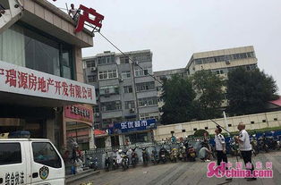 济宁城市管理局规范市容市貌 拆除违规大型广告牌 