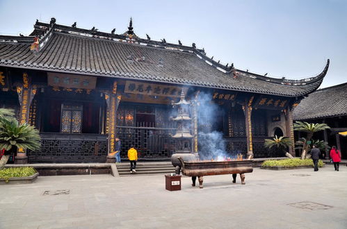 四川一座历史久 规模大 结构完整的寺庙,是成都十景之一