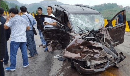 四川宣汉发生连环交通事故 3人当场遇难一孩童抢救无效死亡 