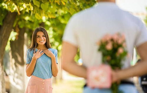 婚礼当天,岳母拦住婚车找我要20万,岳父给了岳母一巴掌