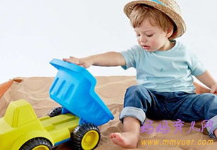 玩沙促进孩子心智发展 沙子进眼千万别乱揉