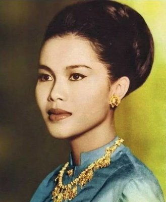 泰国王室敲打王后早有传统,不止苏提达,诗丽吉当年也被冷藏过