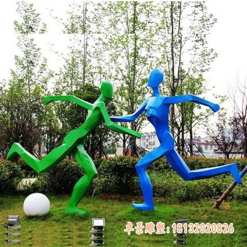 不锈钢人物雕塑金属镜面体育抽象雕塑 汕尾不锈钢雕塑踢足球图片