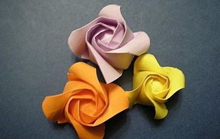 玫瑰花怎么折简单又漂亮,二年级手工玫瑰花折纸？