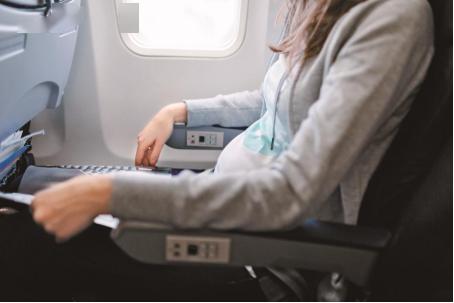 怀孕了可以做飞机吗 慎防2风险丨孕期出游要注意