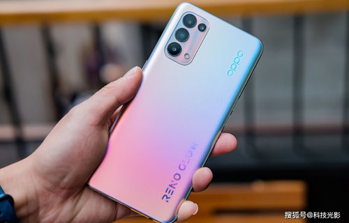 OPPOReno5配置不高,但有好看的后盖 自拍美颜,还轻巧