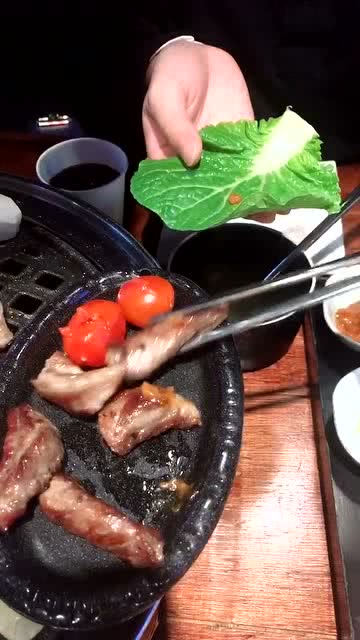 韩国同事请我吃烤肉,这点肉够谁吃 