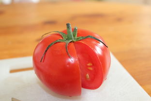 惊！吃一个月西红柿，皮肤竟然变白了！揭秘西红柿的美容奇迹