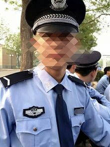 警察的套装怎么弄好看，警服的肩章和胸章怎么佩戴