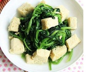菠菜配豆腐预防尿道结石 菠菜和豆腐一起吃有什么好处