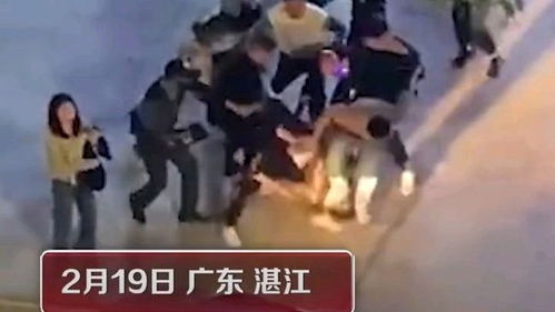 广州一男子被人踩头围殴,然后被人开车碾压,司机却是同伴