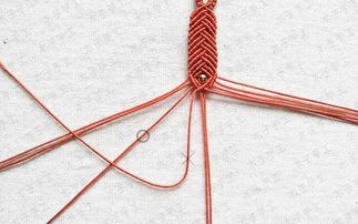 妹子教红绳手链编法过程,这么漂亮的手链,你也可以做成了 