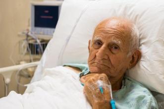 老人肾癌晚期扩散能活多久 