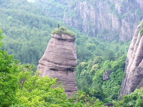 龙岩冠豸山,冠豸山是哪里的城市-第1张图片