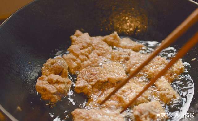 一斤五花肉四个鸡蛋,美食酥肉家中即可享用,每天三顿都不腻