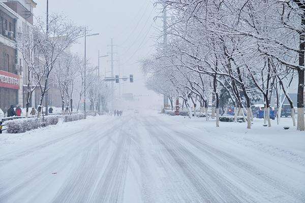 大雪即将来袭,雪天行车注意事项请查收