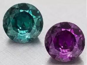 会变色的宝石不只有变石,还有水铝石