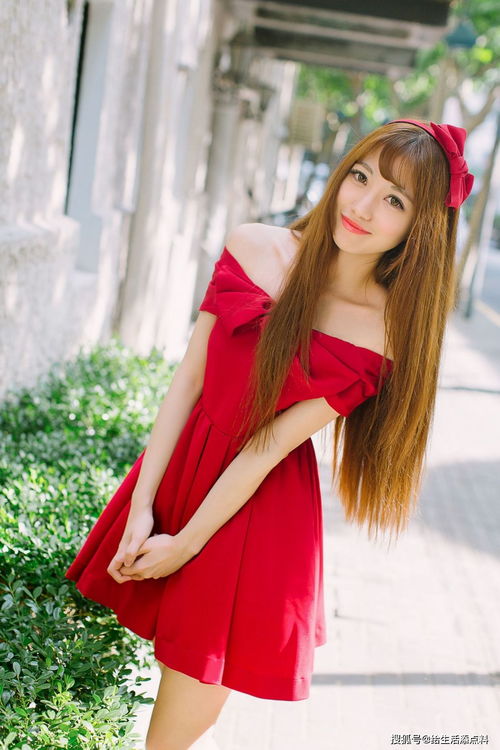 可以显得很成熟 甜美又可以很性感时尚的红色一字肩的连衣裙