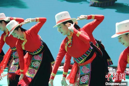 西宁地区第三十四届藏族文化艺术节开幕