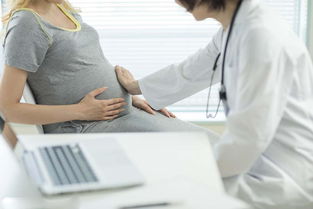 孕晚期，胎动在这个“部位”，或许是胎宝要入盆，孕妈要心中有数