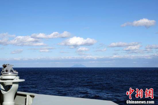 中俄首次海上联合巡航遭遇外国舰机跟踪侦察