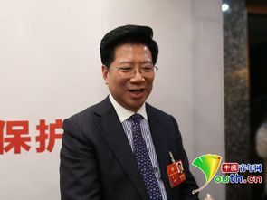 全国政协委员胡卫 建议政府加大老年教育投入力度 形成人人学习氛围