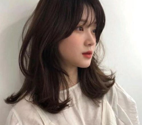 2019最流行的5款刘海发型,根据脸型换上好看又瘦脸