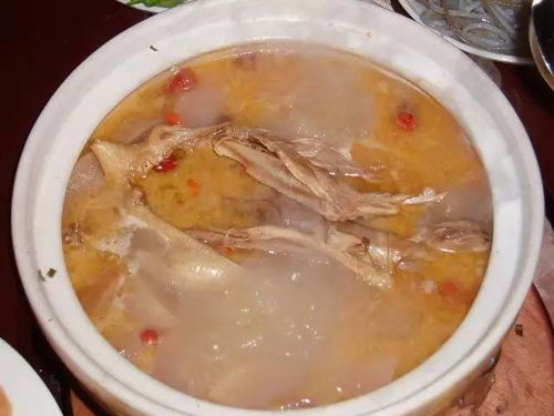 老鸭汤做法,老鸭汤是一道传统的中华美食
