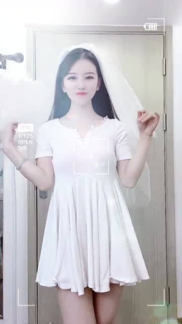 你心目中的白月光是什么样的女孩子呢 