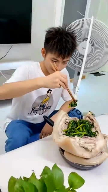 小侄子从小只吃肉,结果用上了这一招,现在真是什么都吃 