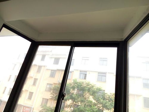 梯形凸出的飘窗如何安装双层窗帘 