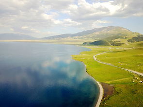 赛里木湖旅游攻略,绝美风景！探访赛里木湖：新疆的