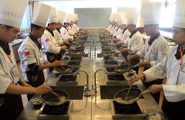 赣州学烹饪的学校,江西赣州厨师学校有哪些？赣州学小吃哪里比较好？
