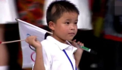 11年前汶川地震的9岁英雄,当全国人面发誓考清华,现状怎样